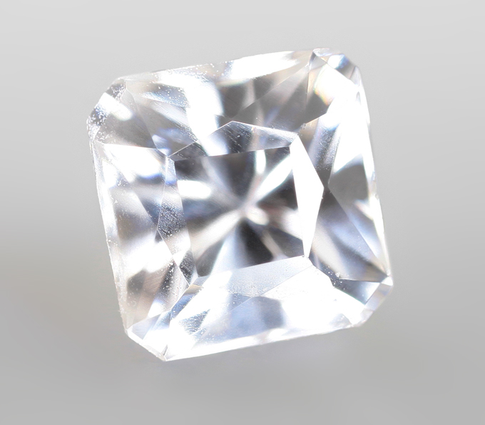 Чистейший бесцветный циркон 1,01 карата