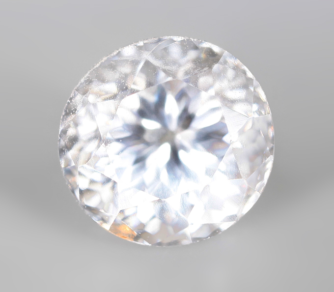 Чистейший бесцветный циркон 1,46 карата