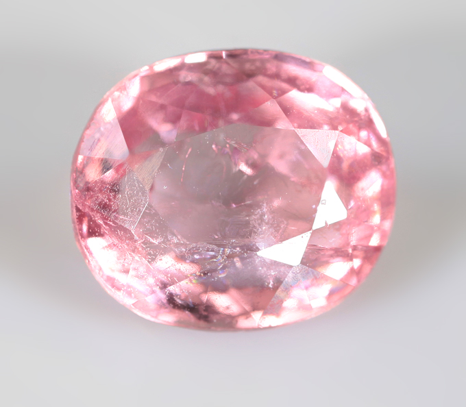 Розовая шпинель 1,82 карата