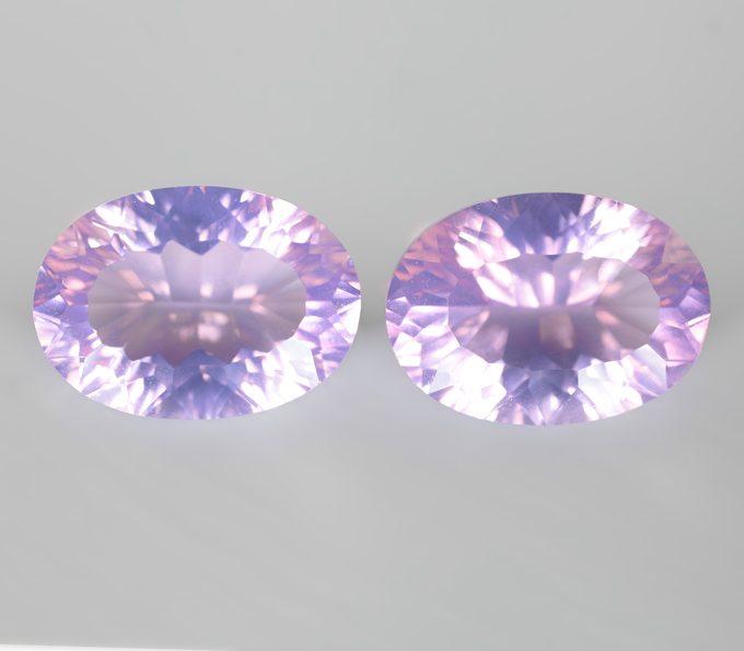 Пара чистейших лавандовых аметистов 12,21 карата