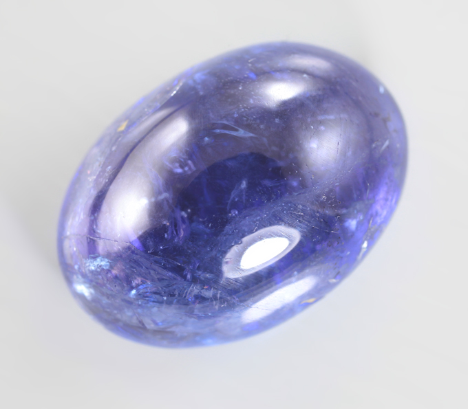 Крупный насыщенный танзанит 16,92 карата