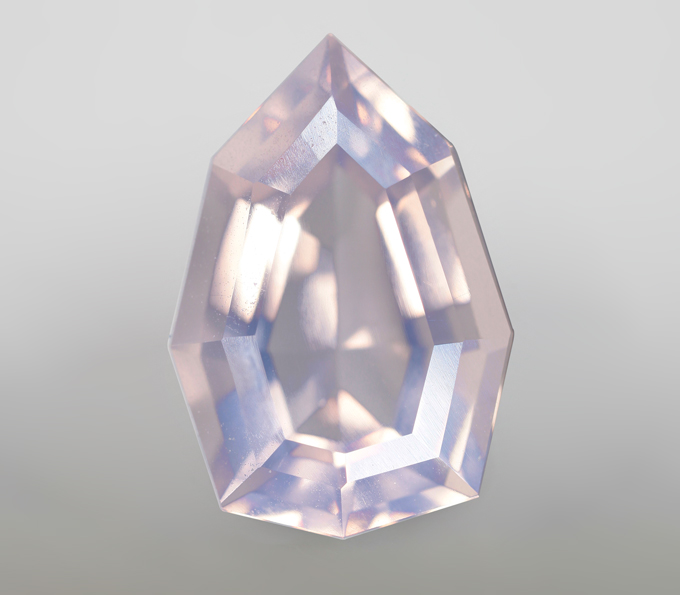 Лавандовый аметист авторской огранки высокой чистоты 5,83 карата
