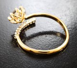 Золотое кольцо с чистейшим бесцветным цирконом 1,52 карата и лейкосапфирами