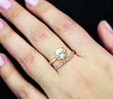 Золотое кольцо с чистейшим бесцветным цирконом 1,52 карата и лейкосапфирами Золото