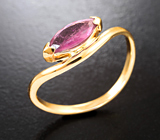 Золотое кольцо с насыщенным неоново-розовым турмалином 0,63 карата Золото