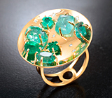 Золотое кольцо с яркими уральскими изумрудами различных форм и огранок 5,5 карата, и бриллиантами Золото