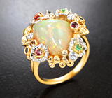 Массивное золотое кольцо с роскошным кристаллическим эфиопским опалом 4,7 карата, сапфирами, цаворитами и бриллиантами Золото
