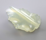 Резной нефрит 5,3 карата 