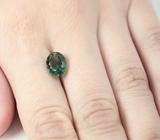 Голубовато-зеленый "неоновый" апатит высокой чистоты 3,01 карата 