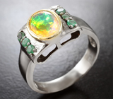 Серебряное кольцо с ограненнным эфиопским опалом и изумрудами Серебро 925