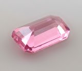 "Неоновая" розовая шпинель 0,23 карата