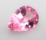 "Неоновая" пурпурно-розовая шпинель 0,26 карата 