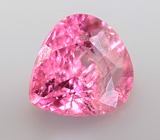 Топовый цвет! "Неоновая" розовая шпинель 0,32 карата 