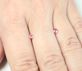 Пара "неоновых" розовых шпинелей 0,28 карата 
