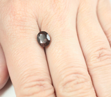 Крупный гранат со сменой цвета 2,53 карата 