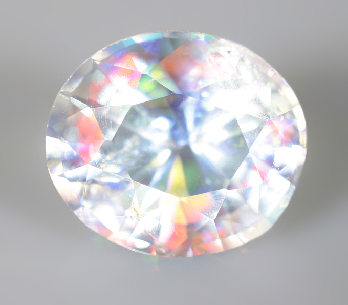 Ограненный лунный камень 1,37 карата