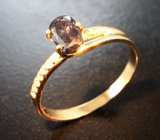 Золотое кольцо с редким насыщенным синим гранатом с александритовой сменой цвета 1,14 карата и бесцветными цирконами Золото