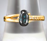 Золотое кольцо с редким насыщенным синим гранатом с александритовой сменой цвета 1,14 карата и бесцветными цирконами Золото