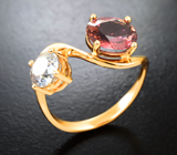 Золотое кольцо с бесцветным цирконом 1,74 и полихромным турмалином 1,43 карата Золото