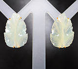 Золотые серьги с резным нефритом 11,65 карата