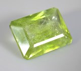 Крупный перидот 12,16 карата