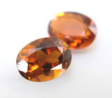 Пара желтовато-оранжевых турмалинов 1,56 карата 