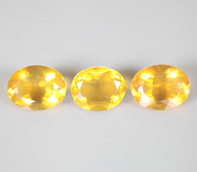 Набор из 3 бразильских кристаллических "солнечных" опалов 3,45 карата