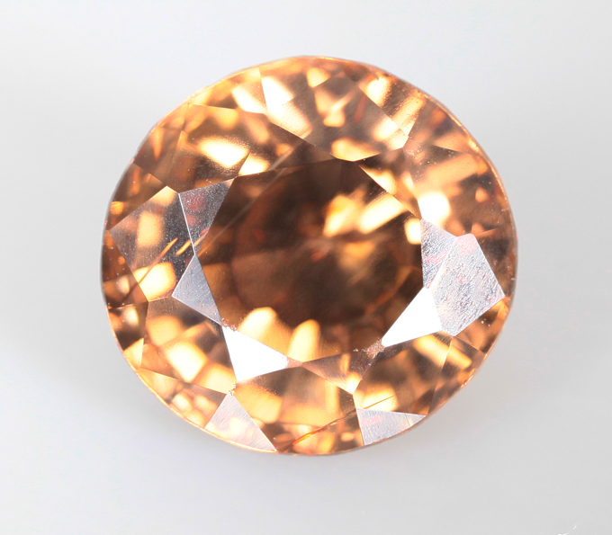 Оранжевато-желтый циркон 2,17 карата