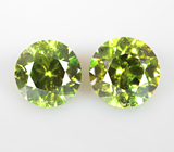 Подвесы для серег с ограненными эфиопскими опалами 2,06 карата и уральскими демантоидами 0,79 карата