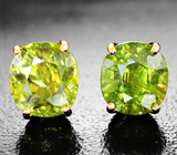 Крупные золотые пусеты с сочно-зелеными сфенами 5,93 карата