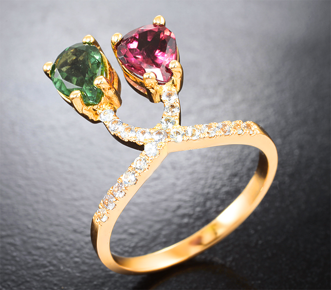 Золотое кольцо с яркими "неоновыми" турмалинами 1,63 карата и лейкосапфирами