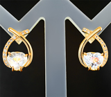 Золотые серьги с ограненным цейлонским лунным камнем 2,67 карата и лейкосапфирами