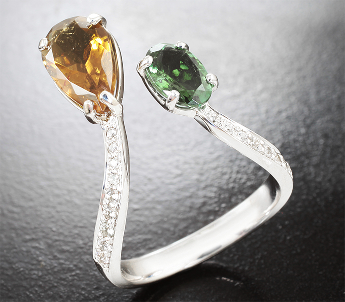 Золотое кольцо с турмалинами 2,79 карата и лейкосапфирами