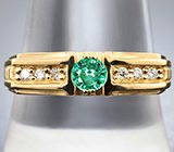 Золотое кольцо с ярким "неоновым" уральским изумрудом 0,19 карата и бриллиантами высоких характеристик
