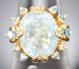 Золотое кольцо с крупным коллекционного размера неоново-голубым параиба турмалином 10,15 карата, полихромными сапфирами, яркими апатитами и бриллиантами Золото