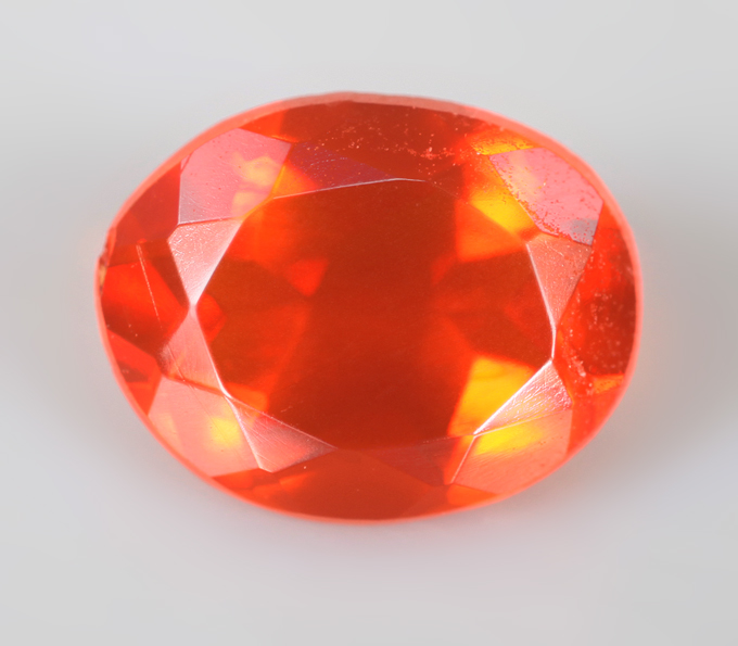 Мексиканский ограненный "огненный" опал 0,68 карата
