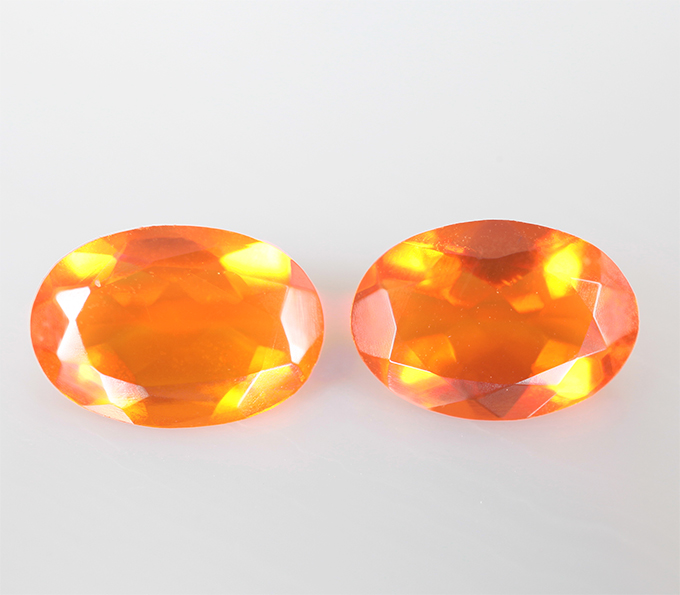 Пара мексиканских ограненных "огненных" опалов 0,87 карата