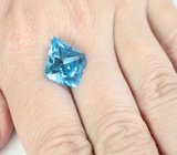 Чистейший крупный голубой Swiss топаз авторской огранки 12,01 карата 