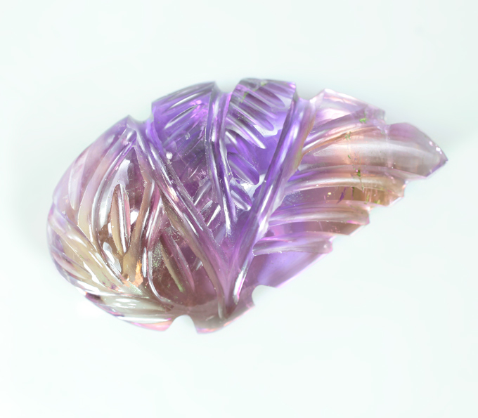 Крупный! Чистейший резной аметрин 100,17 карата