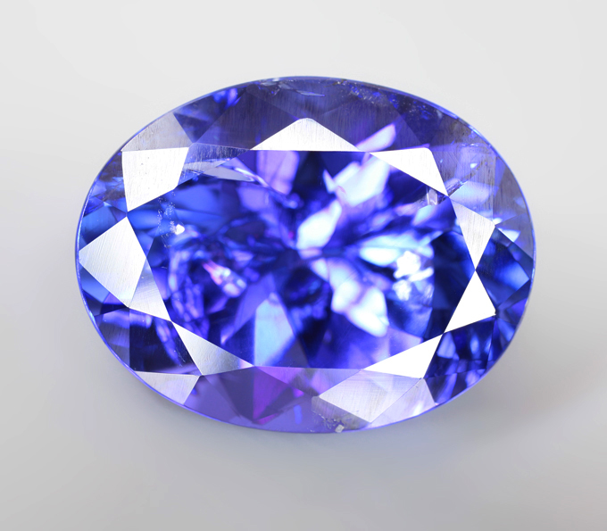 Крупный! Яркий насыщенный танзанит 17,83 карата