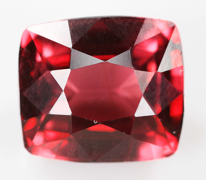 Пироп гранат 3,19 карата