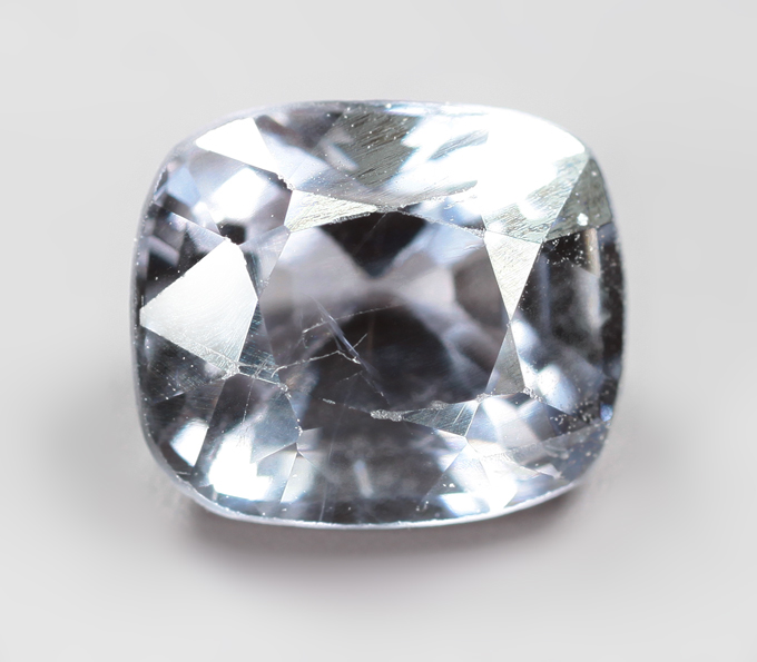 Титановая шпинель 1,27 карата