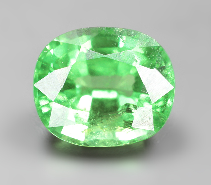 Яркий цаворит гранат 1,55 карата