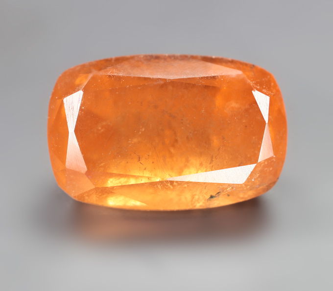 Редкий клиногумит 2,94 карата