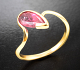 Золотое кольцо с неоново-розовым турмалином 1,37 карата