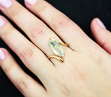 Золотое кольцо с ограненным эфиопским опалом 1,49 карата и цаворитами Золото