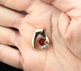 Крупный золотой кулон с оранжевым 2,45 карата и бесцветными цирконами Золото