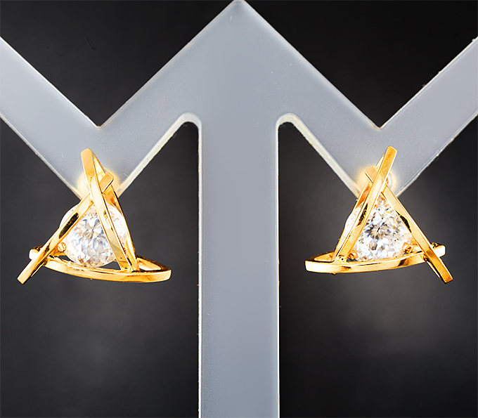 Крупные пусеты с бесцветными цирконами 3,82 карата