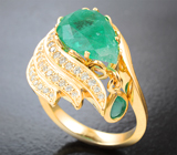 Массивное кольцо с крупным ярким уральским изумрудом 4,17 карата и бриллиантами