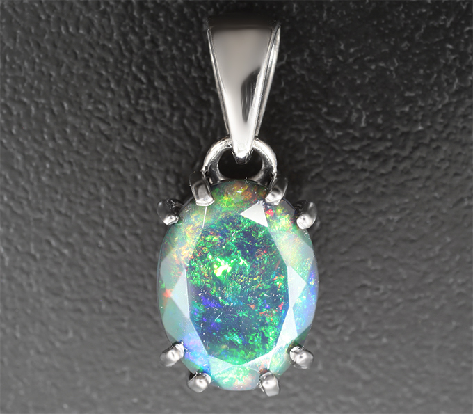 Кулон с ограненным черным опалом 3,01 карата